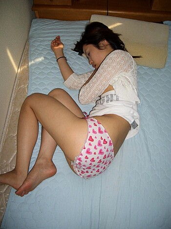 Shaved pussy of young asian girl - Photo 297