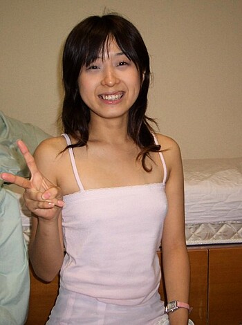 Shaved pussy of young asian girl - Photo 321