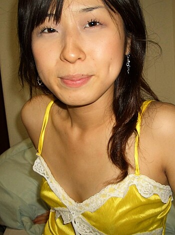 Shaved pussy of young asian girl - Photo 327