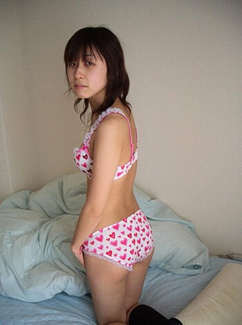 Shaved pussy of young asian girl - Photo 477