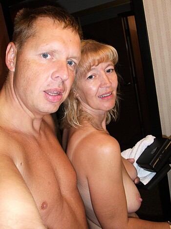 mature nude German couple - Photo 12