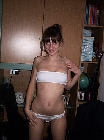Mercedes - Amateur Teen Cutie in her Undies - Photo 6