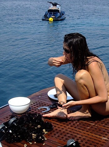 Vacation on yacht with sexy girl - Photo 16