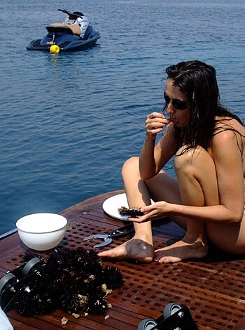 Vacation on yacht with sexy girl - Photo 18