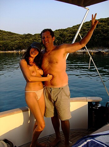 Vacation on yacht with sexy girl - Photo 23