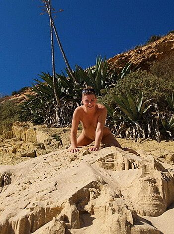 PikoTOP - beauty amateur girl pose on the bech - Photo 7