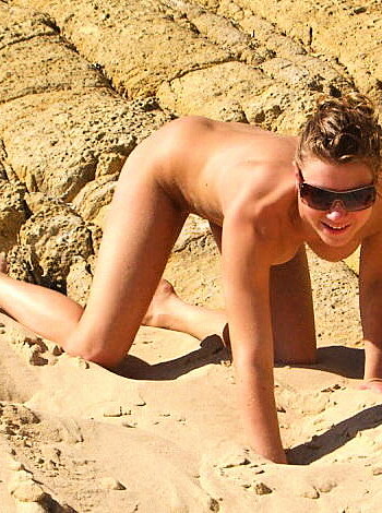 PikoTOP - beauty amateur girl pose on the bech - Photo 9