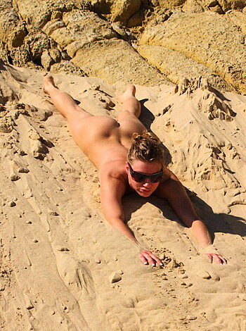 PikoTOP - beauty amateur girl pose on the bech - Photo 11