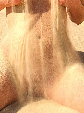 PikoTOP - beauty amateur girl pose on the bech - Photo 19