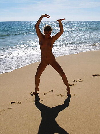 PikoTOP - beauty amateur girl pose on the bech - Photo 89