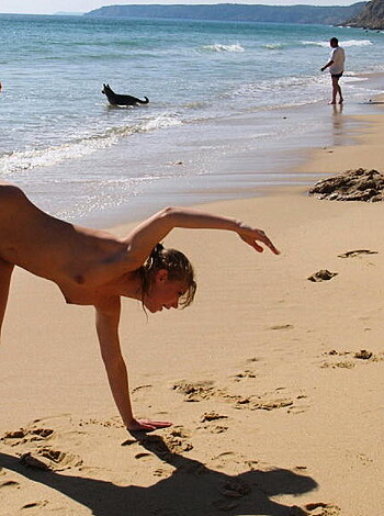 PikoTOP - beauty amateur girl pose on the bech - Photo 96