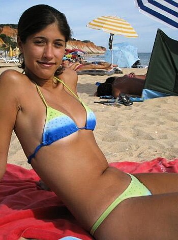 Julieta - Amateur Teen Vacation Beach Pics - Photo 3