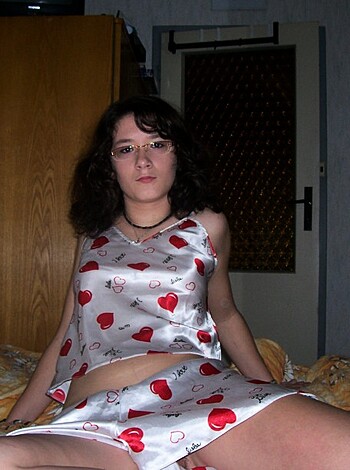Youbng girlfriend naked at home - Photo 26