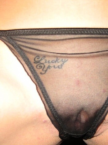 Shaved blonde girlfriend sucking a cock on the bed - Photo 11