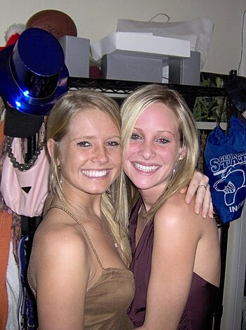 Nice girlfriend - from college - Photo 14