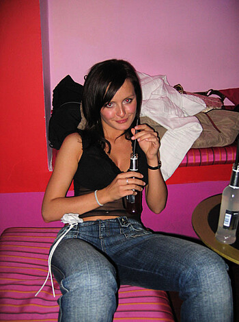 Girlfriend nude at vacation - Photo 25