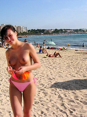 Girlfriend nude at vacation - Photo 43