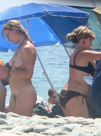 Trio of hot german teens naked on the beach - Photo 11