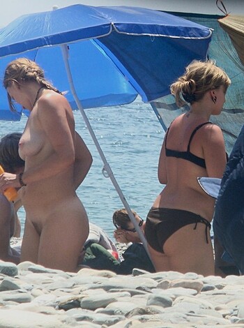 Trio of hot german teens naked on the beach - Photo 12
