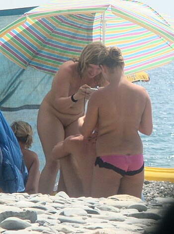 Trio of hot german teens naked on the beach - Photo 27