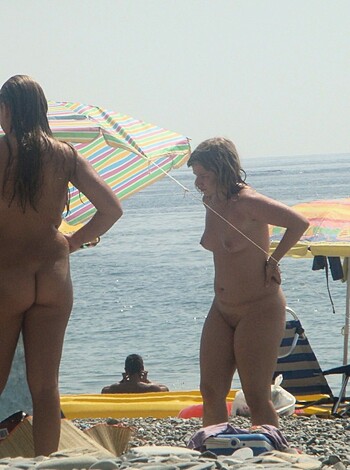 Trio of hot german teens naked on the beach - Photo 51
