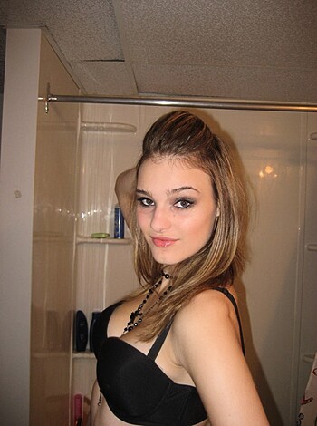 Girlfriend Melissa - Selfshot - Photo 21