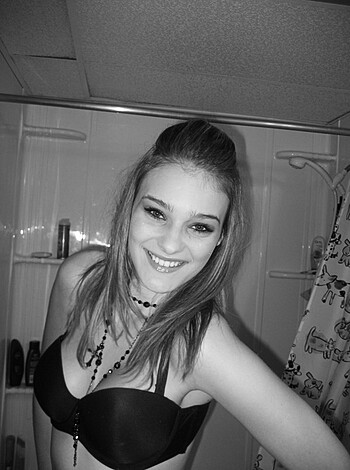 Girlfriend Melissa - Selfshot - Photo 27