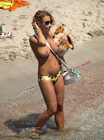 Nudist beach 18 - Photo 15