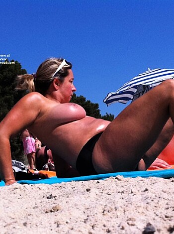 Nudist beach 18 - Photo 13