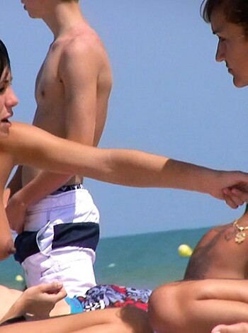 Nudist beach 18 - Photo 36