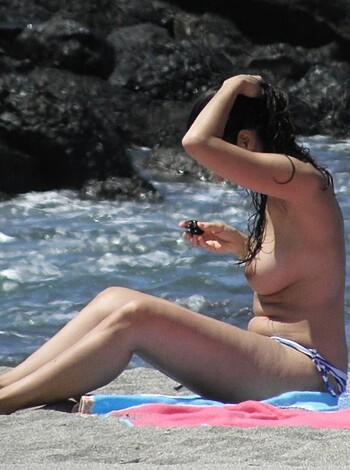 Nudist beach 18 - Photo 79