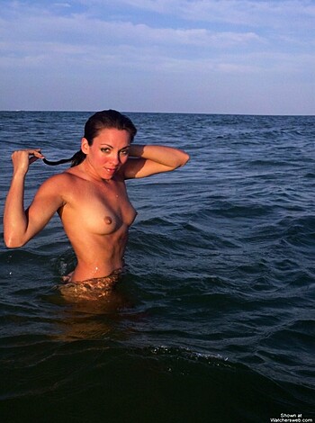 Nudist beach 16 - Photo 11
