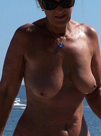 Nudist beach 16 - Photo 13