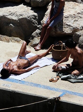 Nudist beach 16 - Photo 22