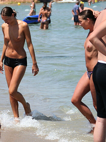 Nudist beach 16 - Photo 32
