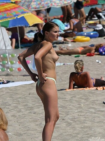 Nudist beach 16 - Photo 41