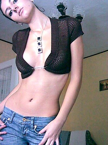 Fucking hot babe with some sexy lingerie and tight jeans.