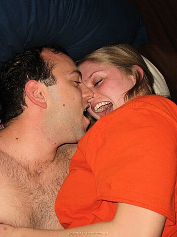 2 girls on 1 boy - Photo 30