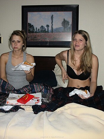 2 girls on 1 boy - Photo 59