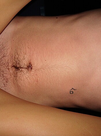 Girl 18 yo fucked in car - Photo 8