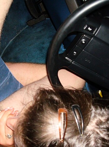 Girl 18 yo fucked in car - Photo 42