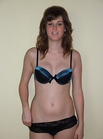 Superb teen standing nude for camera - Photo 31