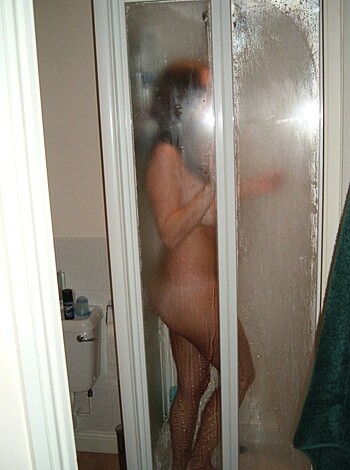 Hairy girlfriend takes some hardcore vacation pics - Photo 17