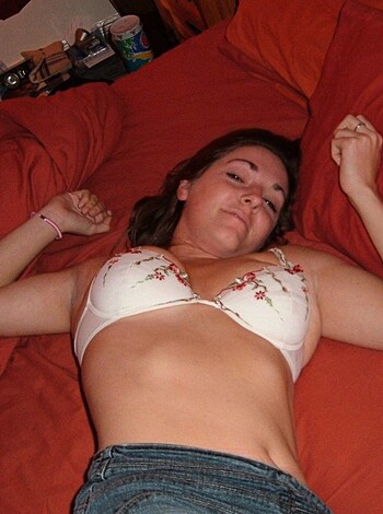 Hairy girlfriend takes some hardcore vacation pics - Photo 27