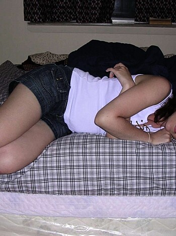 Hairy teen poses, then sucks and fucks her bf - Photo 8