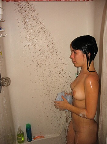Sexy amateur gamer girl posing and cumshot - Photo 27