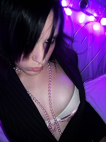 """
Tits out babe, showin' off your lacey undies while eatin' some pearls like a fuckin' goddess.
"""