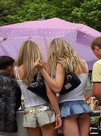 Great Upskirt - Photo 15