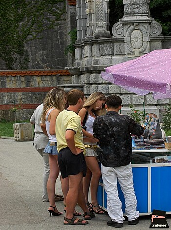 Great Upskirt - Photo 24