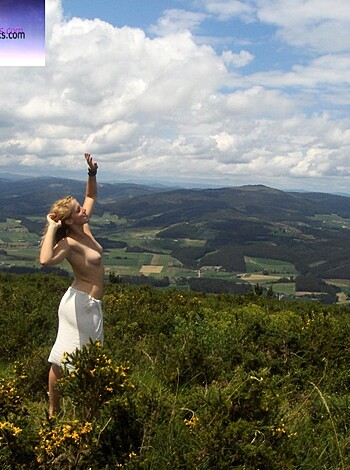 Nature Girls - Photo 8